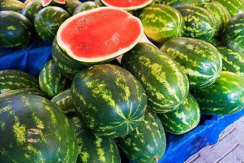 哪个地方吃瓜多,瓜摊林立，揭秘吃瓜群众的聚集地