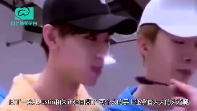 网友坐等吃瓜,坐等吃瓜，揭秘娱乐圈幕后真相