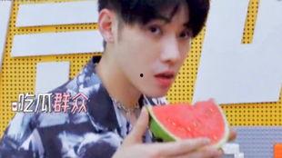 东北帅哥吃瓜视频大全,揭秘热门吃瓜视频背后的故事