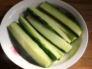 吃咸瓜吗,咸瓜的奇妙滋味探索