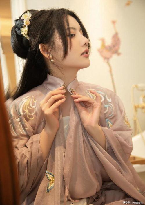 模特阿朱吃瓜,瓜界新宠诞生！